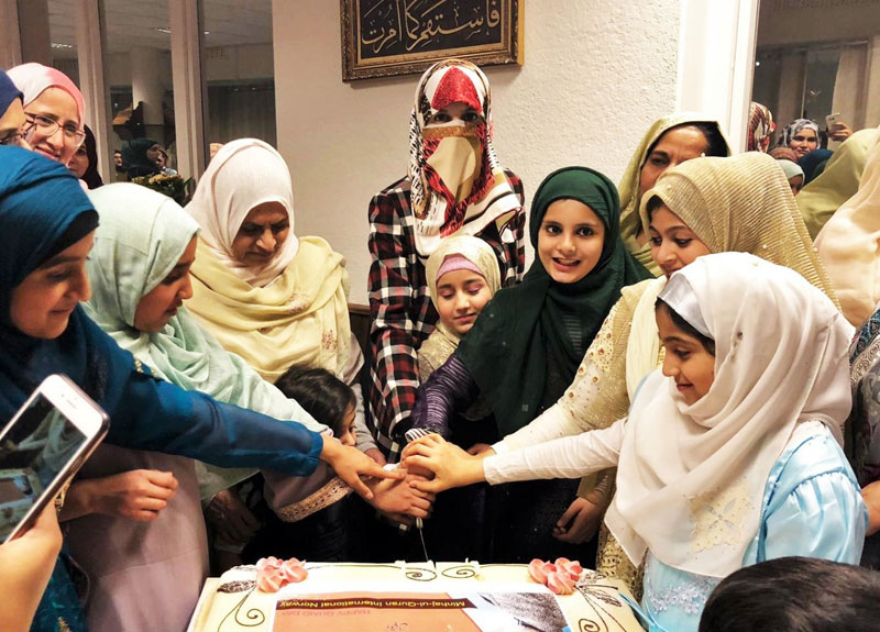 Dr Ghazala Hassan Qadri participated in a cake cutting ceremony