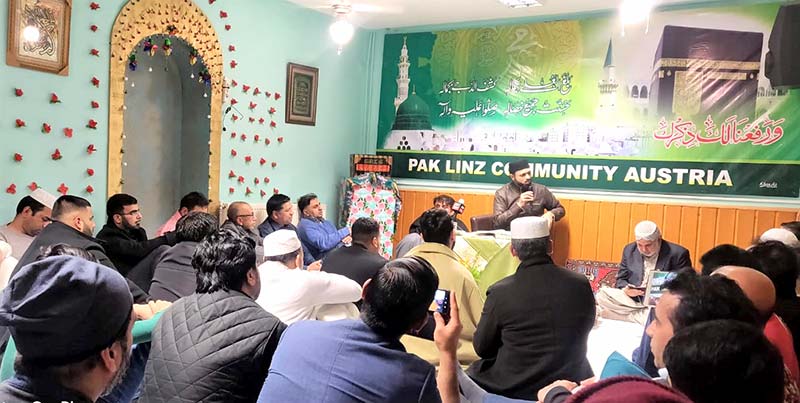 Dr Hassan Mohi-ud-Din Qadri attends a community event in Austria