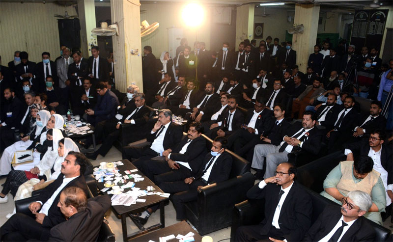 Dr Hassan Mohi ud Din Qadri addresses Lahore Bar Association