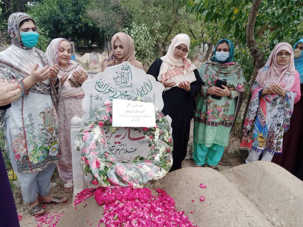 MWL delegation visits graves of Shaheed Tanzila Amjad & Shazia Murtaza