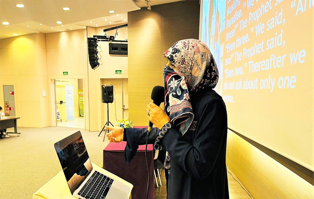 Dr Ghazala Qadri addresses Al-Tarbiyah Camp 2022 in Barcelona Spain