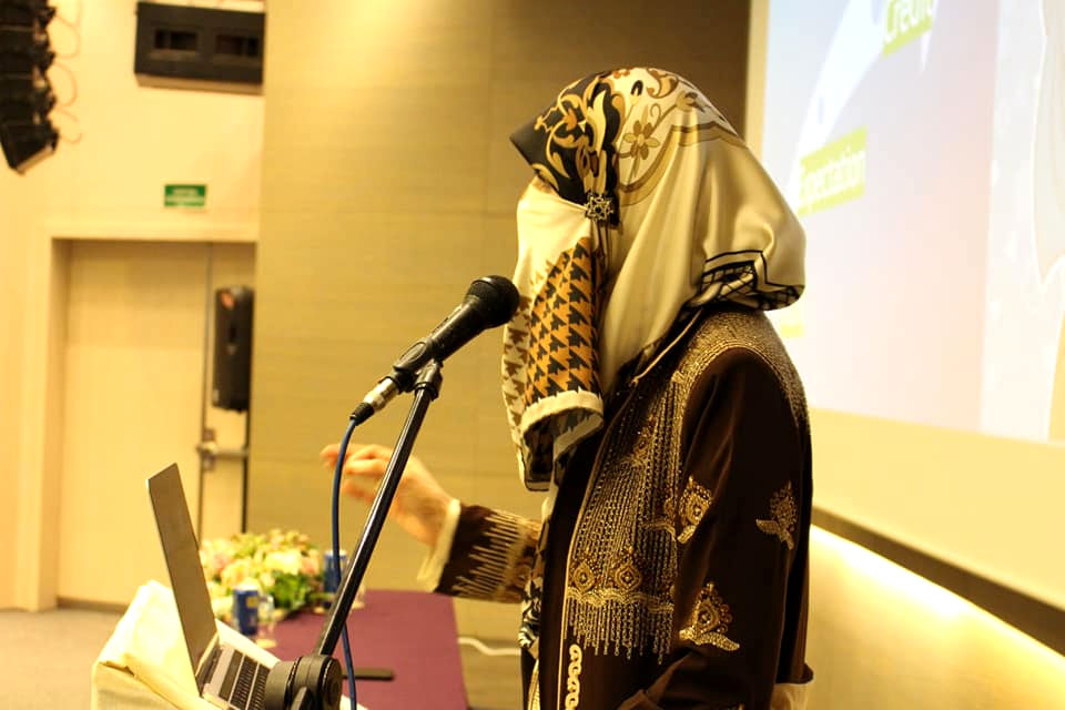 Dr Ghazala Qadri addresses Al-Tarbiyah Camp 2022 in Barcelona Spain