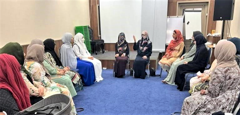 Dr Ghazala Qadri meets Minhaj-ul-Quran Women League The Hague Holland