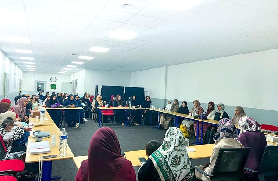 Dr Ghazala Qadri addressing Minhaj Sisters League Paris France