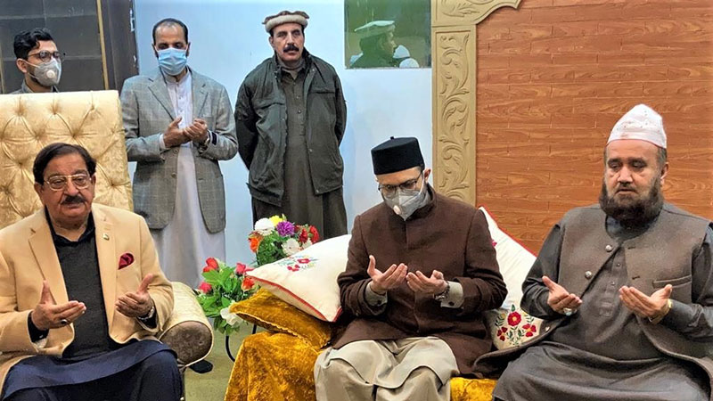Dr Hassan Mohi-ud-Din Qadri visited the residence of Pir Sayyid Shams-ur-Rahman Shamsi
