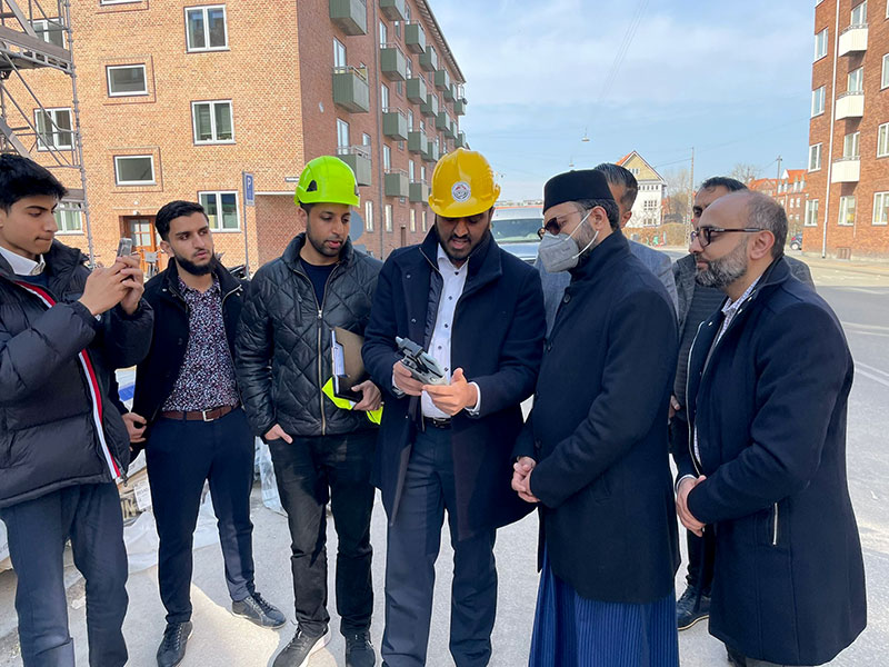 Dr Hassan Mohi-ud-Din Qadri visits construction site of Amager center