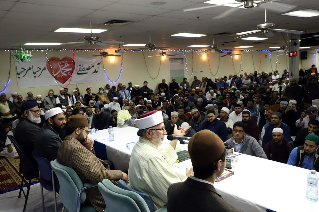 Dr Tahir ul Qadri addressing Mahfil e 11veen sharif in Canada