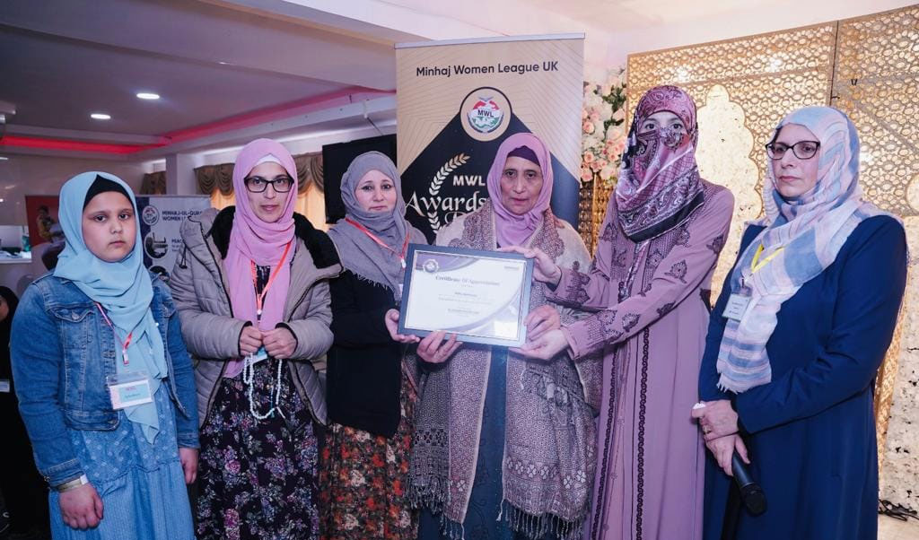 Dr Ghazala Qadri addresses award ceremony in UK