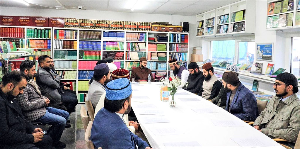 Religious scholars hold a meeting with Dr Hassan Mohi-ul-Din Qadri in Denmark