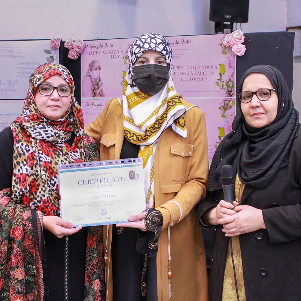 Dr. Ghazala Qadri delivered lecture on International Women's Day in Paris