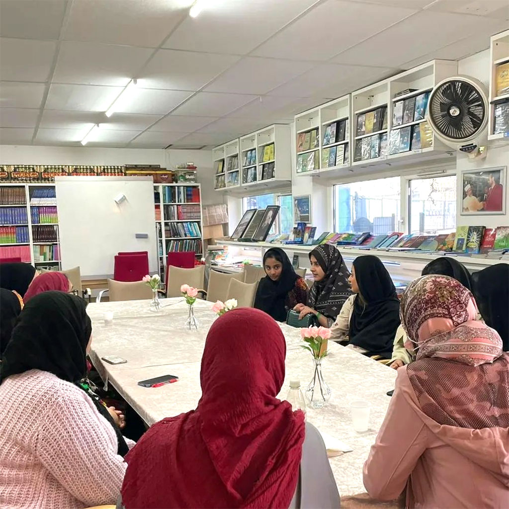 Dr Ghazala Qadri holds meeting with MWL Odense