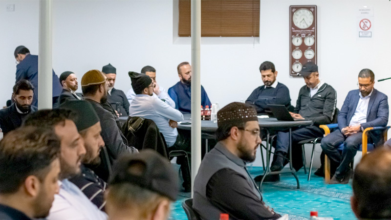 Dr. Hasan Mohiuddin Qadri's training session with workers at Valby