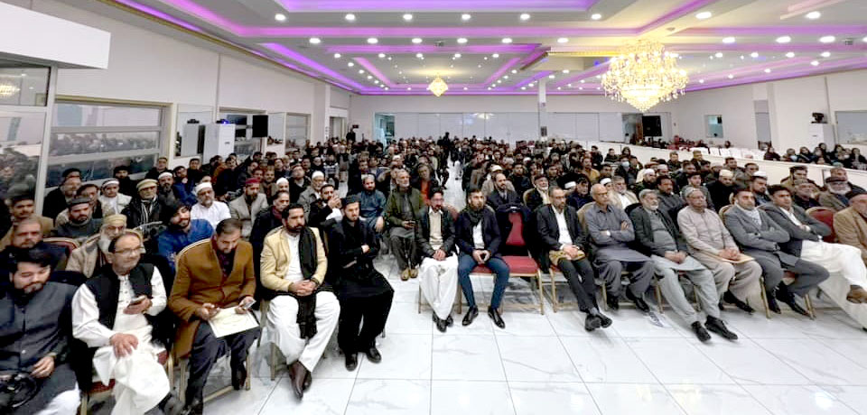 Dr Hassan Mohi ud Din Qadri addressing Shab e Barat spiritual gathering in Paris