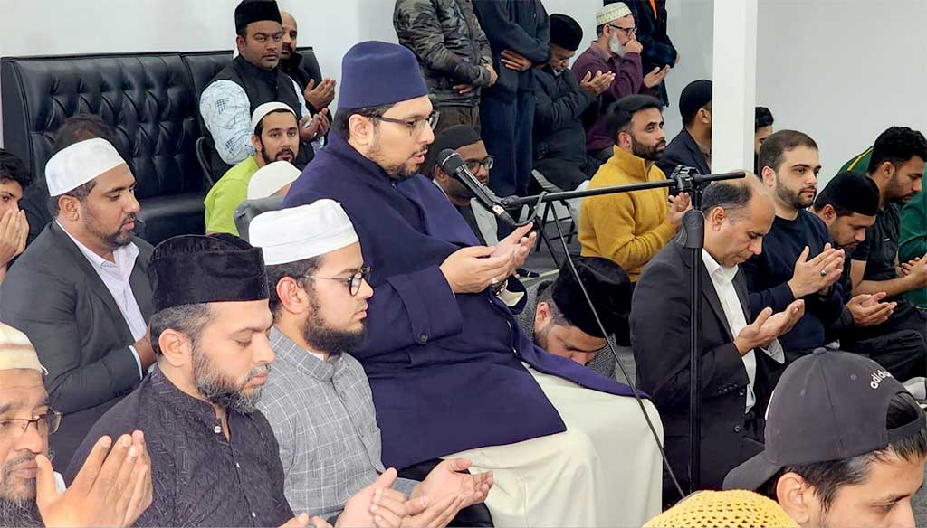 Dr Hussain Qadri adressing Khutba Jumma at Victoria