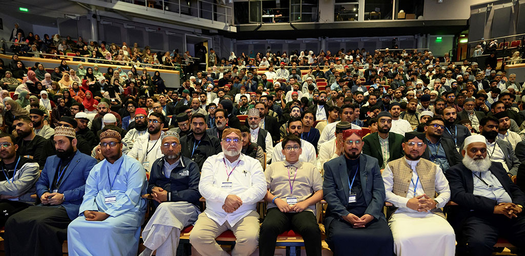 Dr Tahir-ul-Qadri graces the spiritual session - Al-Hidayah 2023 Day 2