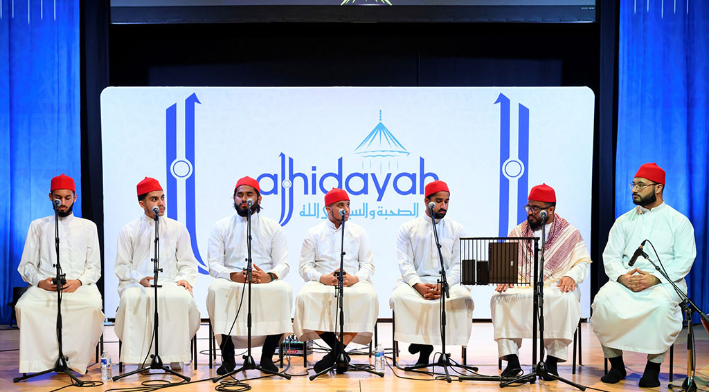 Dr Tahir-ul-Qadri graced the spiritual session at Al-Hidayah Day 2