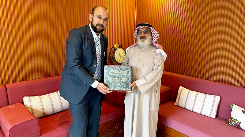 Gift-of-encyclopedia-Hadithiya to Dr Ajail Al Nashmi by Pakistan Awami Society Kuwait