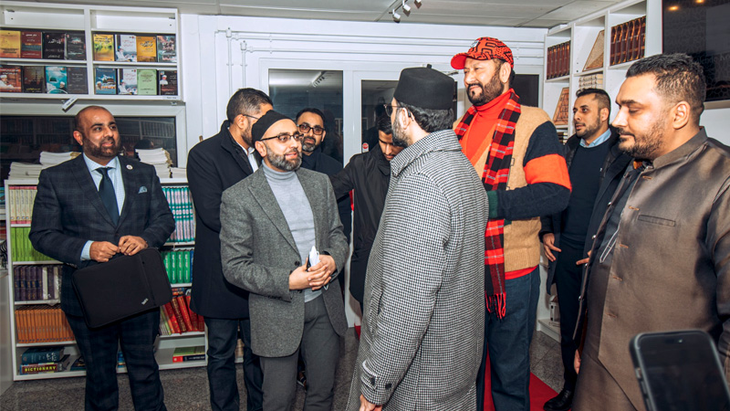 Inauguration of Qur'an Wall by Dr. Hassan Qadri in Minhaj-ul-Qur'an Danish Library