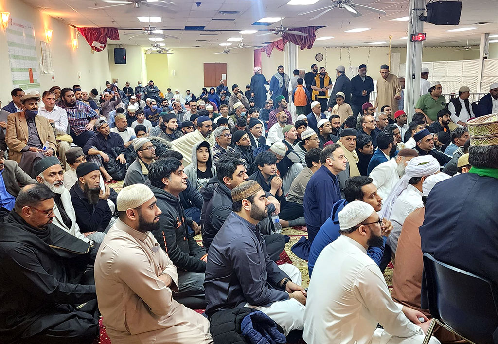 Dr Tahir-ul-Qadri addressing Laylatul Qadr program in Canada