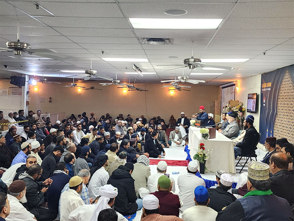 Dr Tahir-ul-Qadri addressing Laylatul Qadr program in Canada