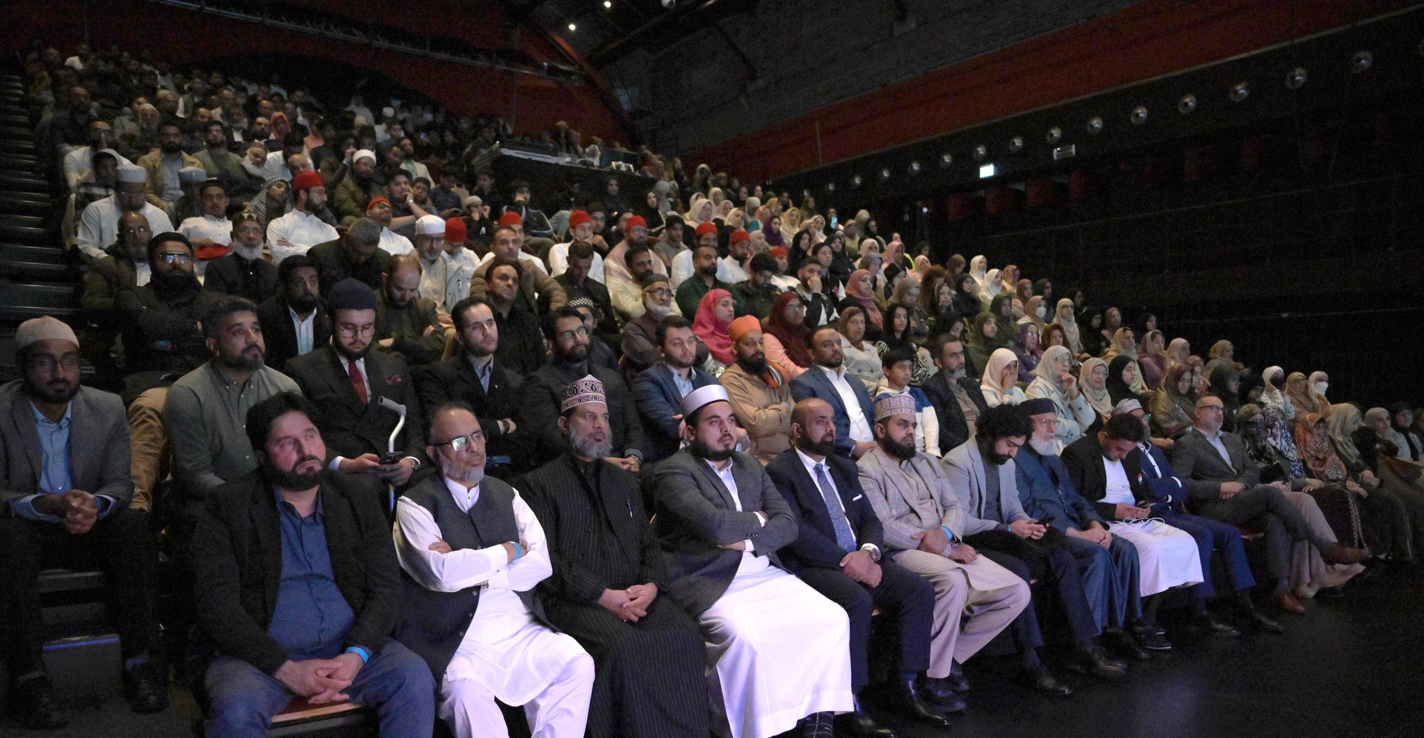 Shaykh Hammad Mustafa adressing at mercy conference