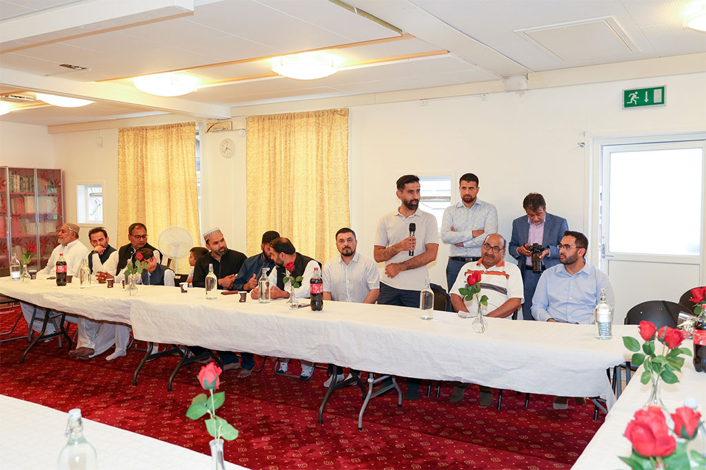 Shaykh-ul-Islam meets the members of MQI Stockholm