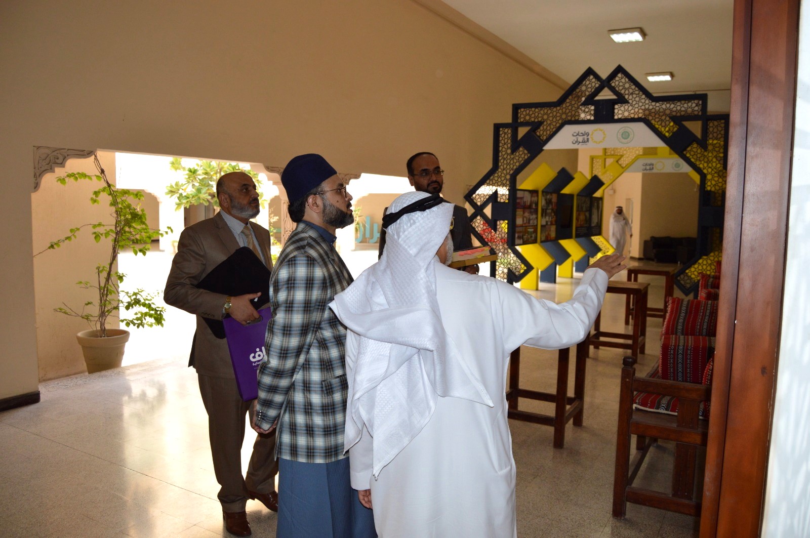 dr hassan qadri visits islah society