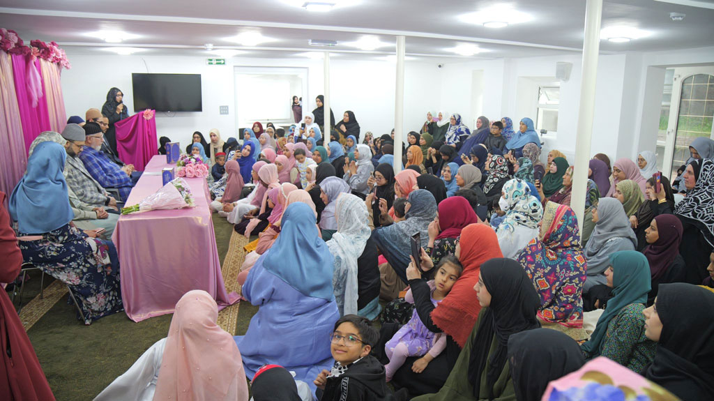 shaykh ul islam visits MQI manchester