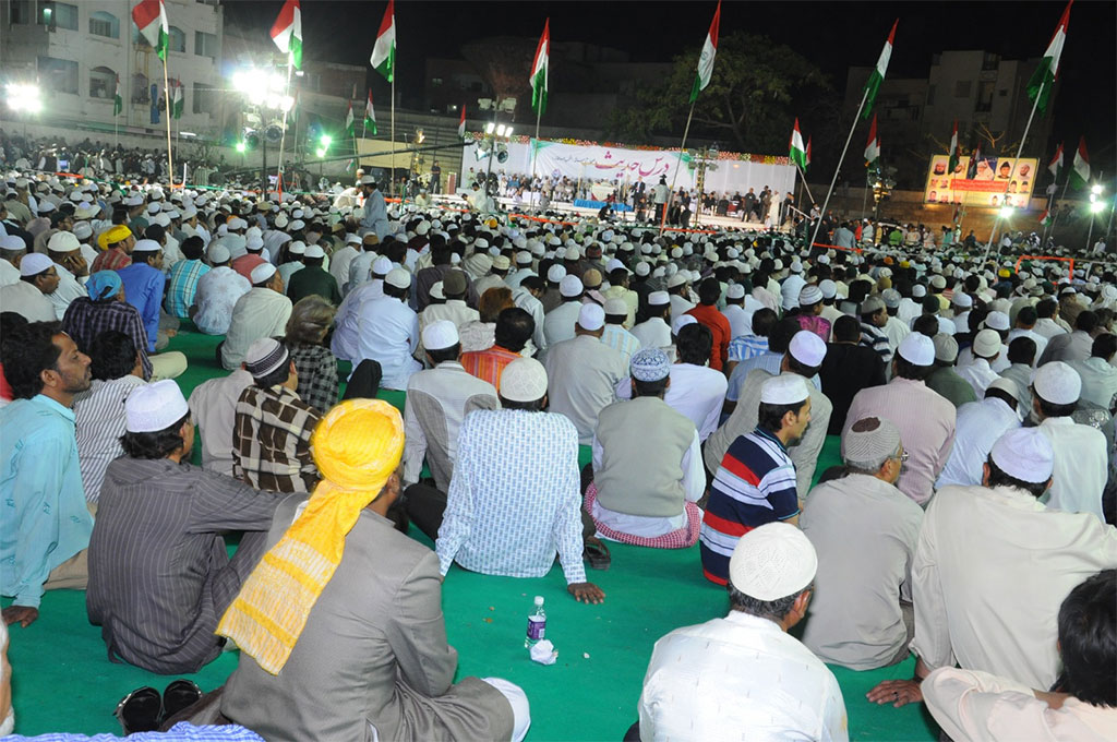 Shaykh-ul-Islam delivers lecture Dars-e-Hadith in Hyderabad Deccan India 2012