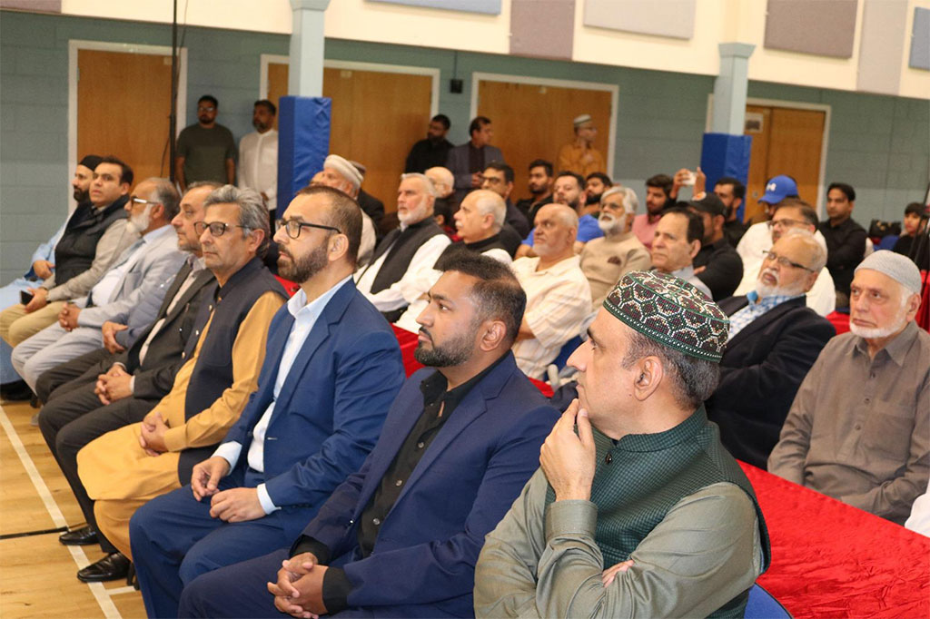 Shaykh-ul-Islam delivers nasiha to MQI members in Dundee on Faith, Childhood Development and Community Protection
