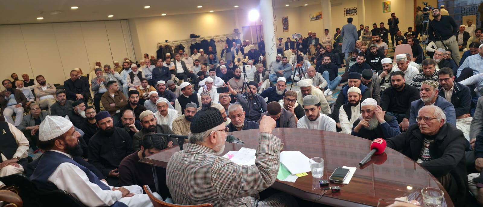 Dr Tahir ul Qadri Addresses Gathering After Friday Prayer in Oslo image2