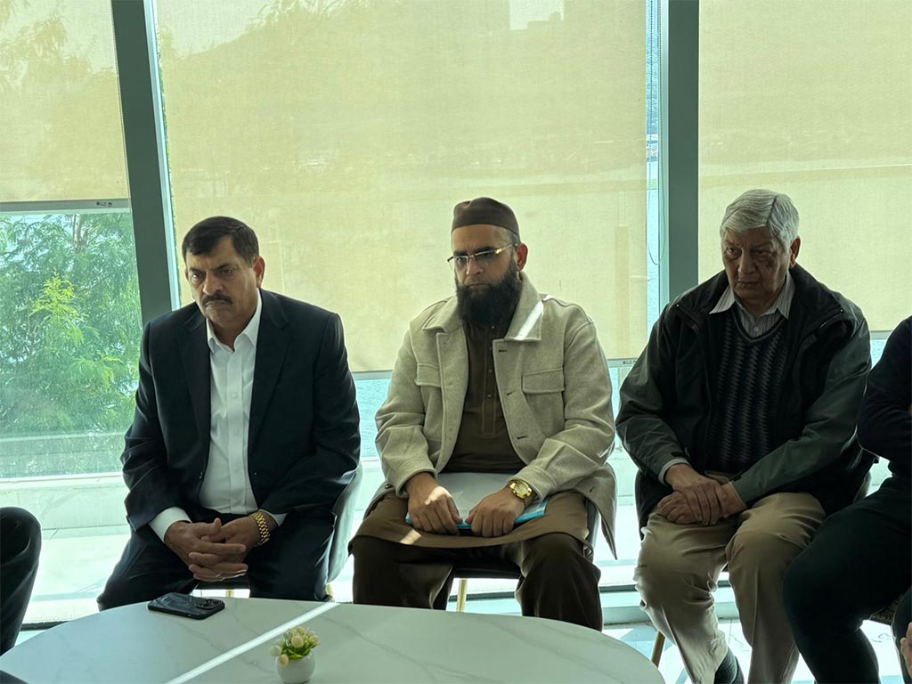 Prof. Dr. Hussain Mohi-ud-Din Qadri meeting with Executive Council of Minhaj-ul-Quran International Hong Kong