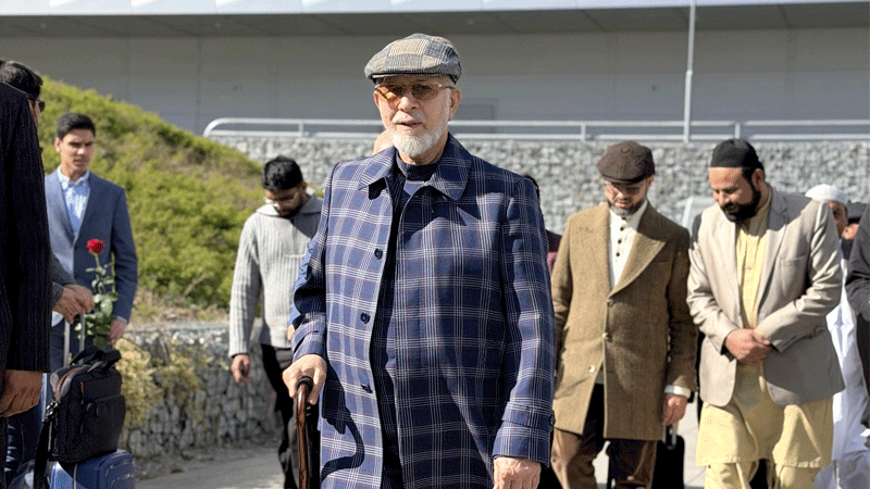 Shaykh-ul-Islam Arrives in Stockholm