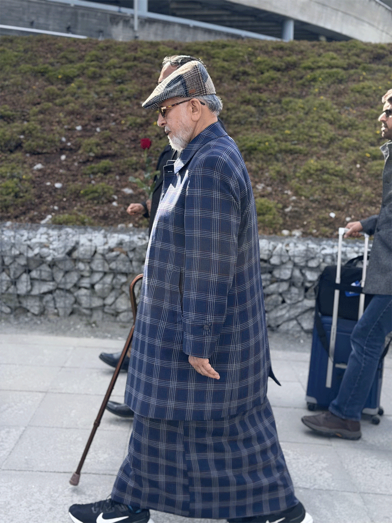 Shaykh-ul-Islam Arrives in Stockholm