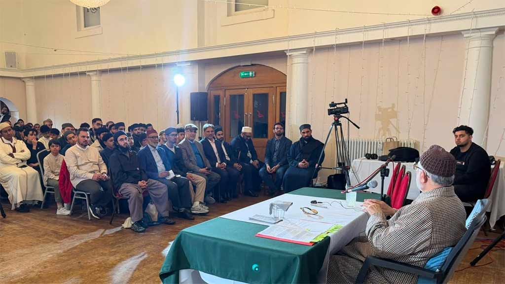 Shaykh-ul-Islam Dr. Muhammad Tahir-ul-Qadri Delivers Inspiring Session “The Unbroken Chain” in Sheffield