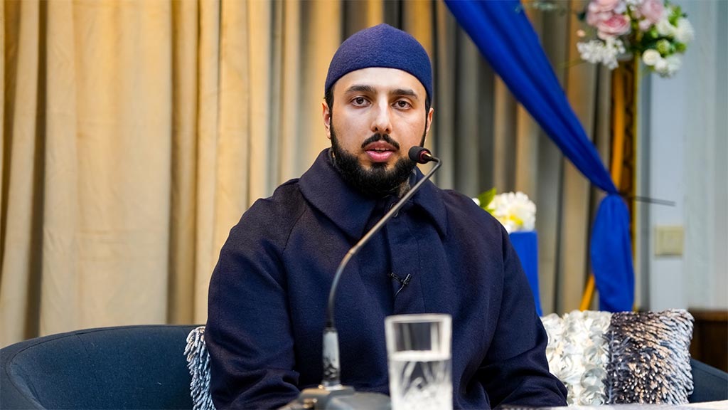 Shaykh Hammad Mustafa al-Madani al-Qadri speaking at Minhaj-ul-Quran Islamic Centre Oslo