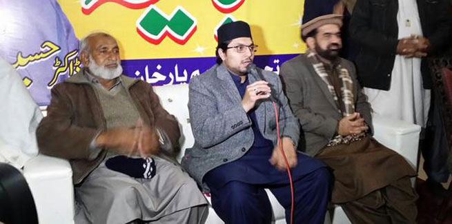 Dr Hussain Qadri addresses workers