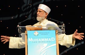 Gathering of Muslims in UK denounces violence