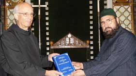 منہاج القرآن انٹرنیشنل سپین کے وفد کا مطالعاتی دورہ اور تاریخی چرچ کے راہبوں سے ملاقات