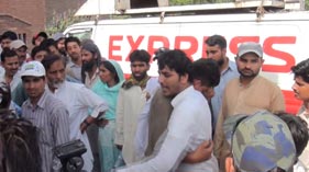 Brutal attack of Police at Minhaj-ul-Quran Secretariat - 15