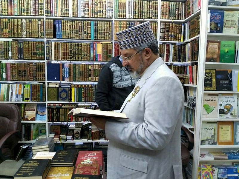 کویت: علامہ حسن میر قادری کا لائبریرز کا دورہ