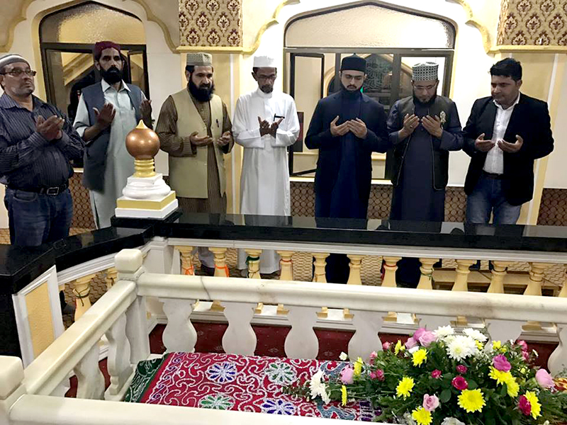 ڈاکٹر حسن محی الدین قادری کی ساؤتھ افریقہ میں بزرگ ہستیوں کے مزارات پر حاضری