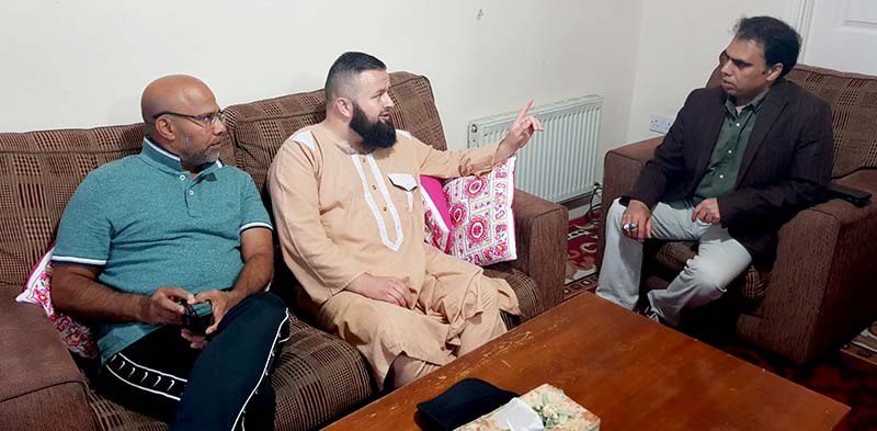 کارلو اسلامک سینٹر کے امام و خطیب الشیخ عبدالحق کی منہاج القرآن آئرلینڈ کے صدر وسیم بٹ سے ملاقات