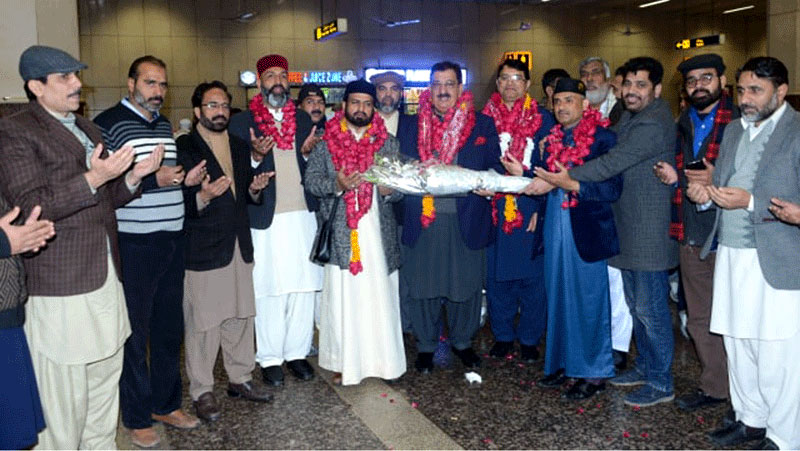 Senior MQI leaders reach Lahore after performing Umra