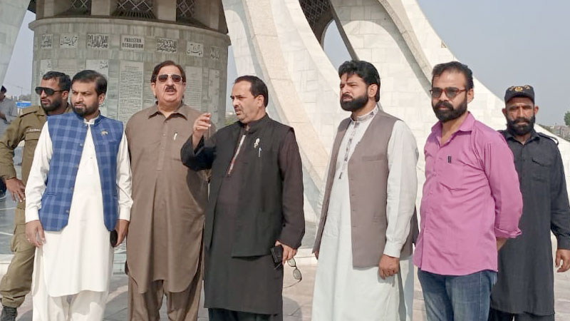 تحریک منہاج القرآن کی عالمی میلاد کانفرنس، رہنماؤں کا مینار پاکستان کا دورہ