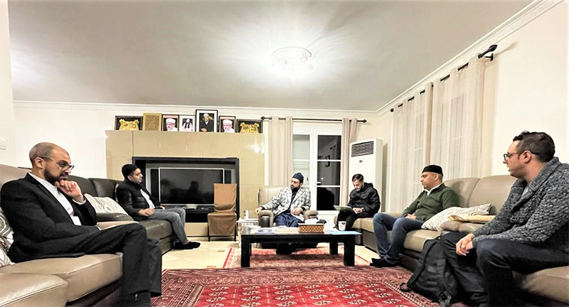 France: Minhaj Publications team brief Dr Hassan Mohi-ud-Din Qadri