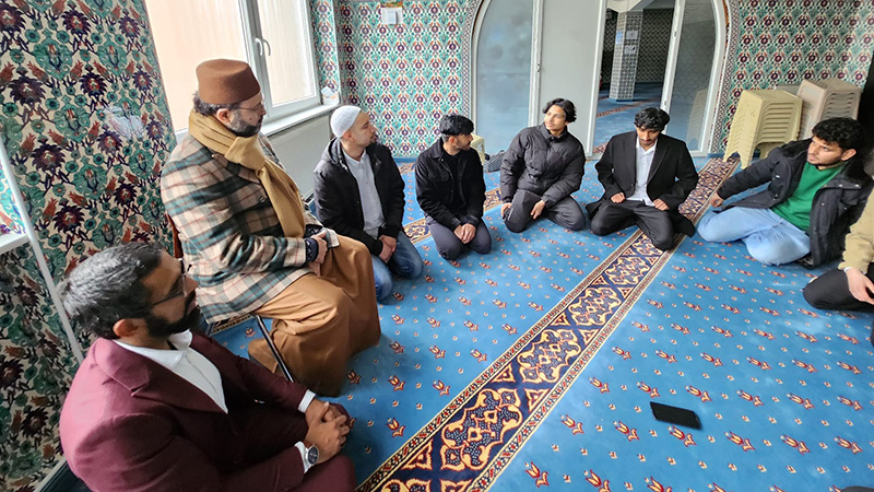 Germany: Dr. Hassan Mohi-ud-Din Qadri meet the representative of MYL Wuppertal