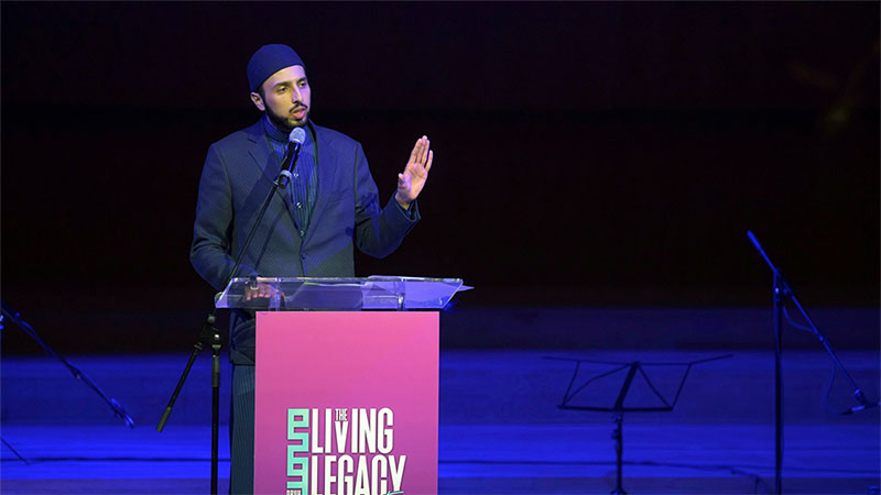 Shaykh Hammad Inspires Hearts and Minds at Living Legacy Festival: Embrace the Light of the Holy Prophet's ﷺ Teachings